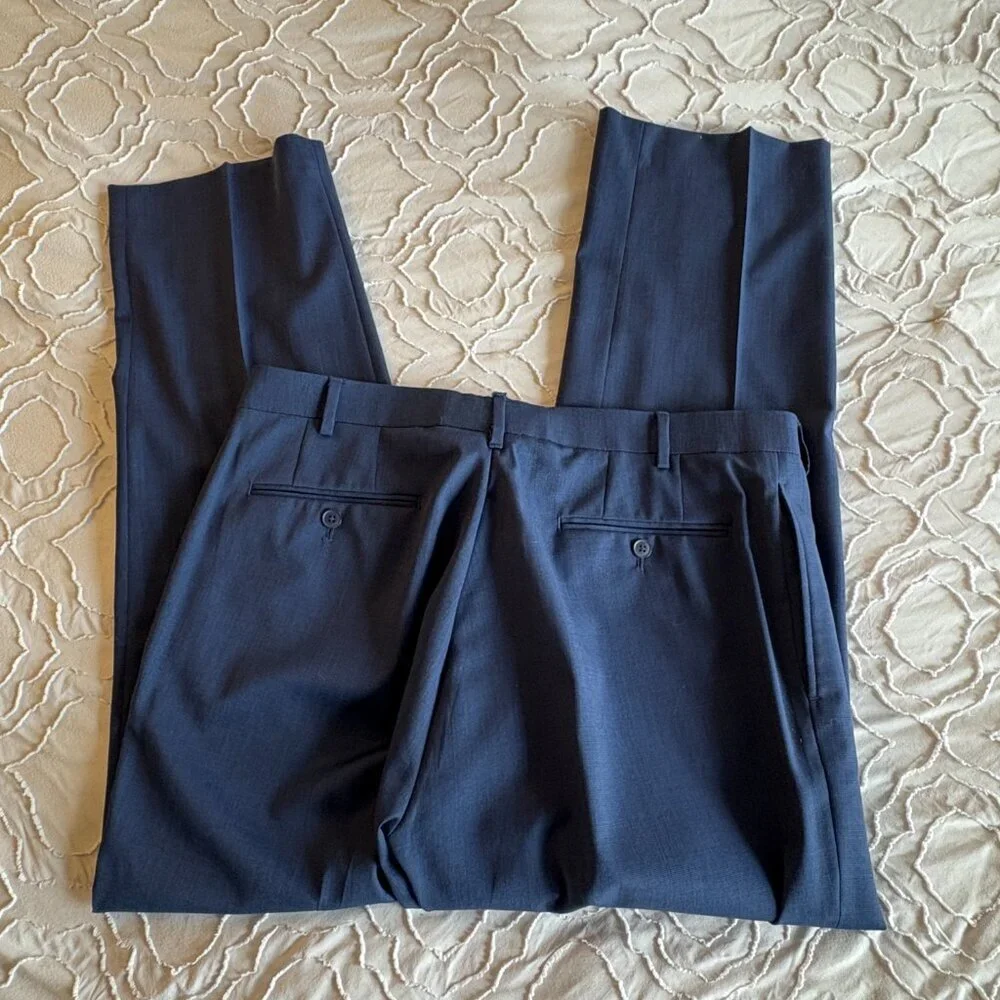 Collection by Michael Strahan Modern Fit Navy Suit